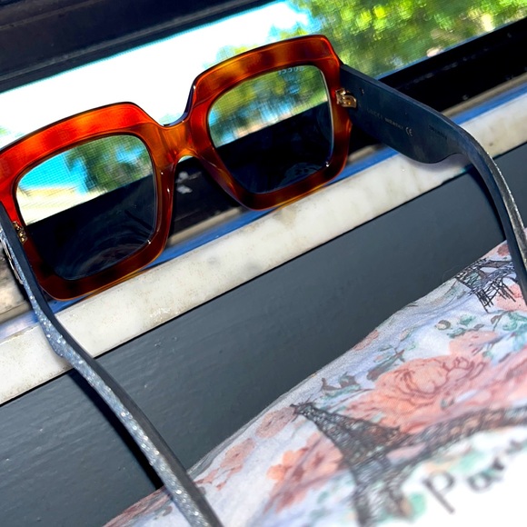 Gucci Jumbo Sunglasses - Picture 5 of 6